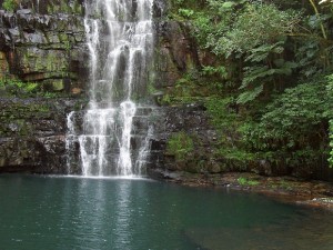 Parque Nacional Ybycuin kauniit Salto Cristal - eli kristalliputoukset. (kuva: Jpaniagualaconich CC-SA)