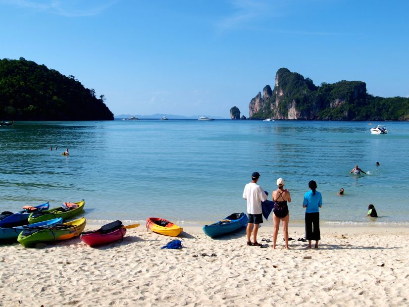 Phi Phi:n rantahietikkoa