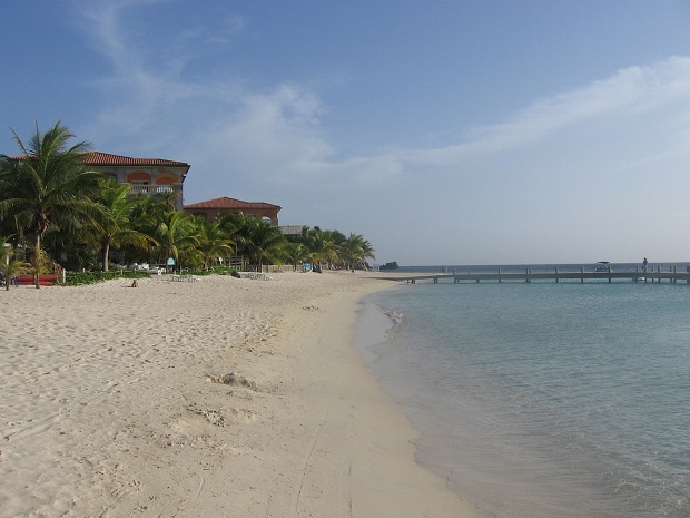Roatanin kaunis West End Beach. (kuva: Hector Abouid CC-BY) Roatanin kaunis West End Beach. (kuva: Hector Abouid CC-BY)