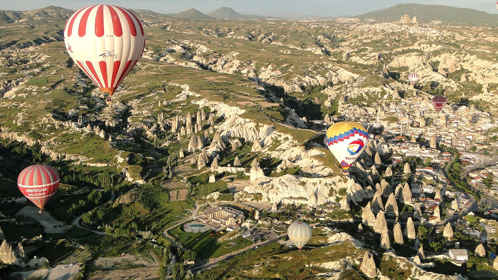 Kappadokia matkaopas: Göreme, kuumailmapallot ja maanalaiset kaupungit