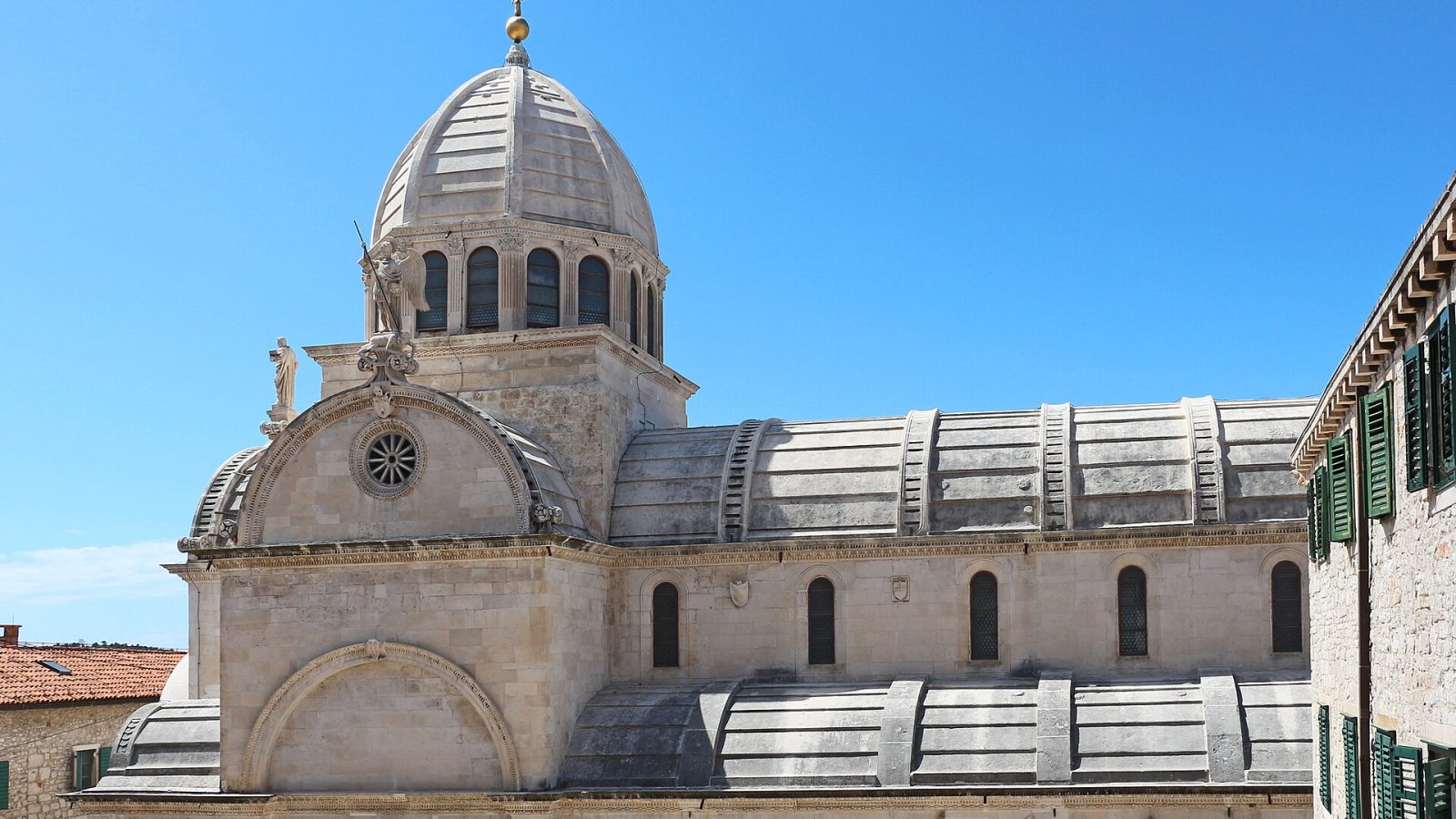 Šibenik matkaopas: katedraali, linnoitukset ja Krkan putoukset