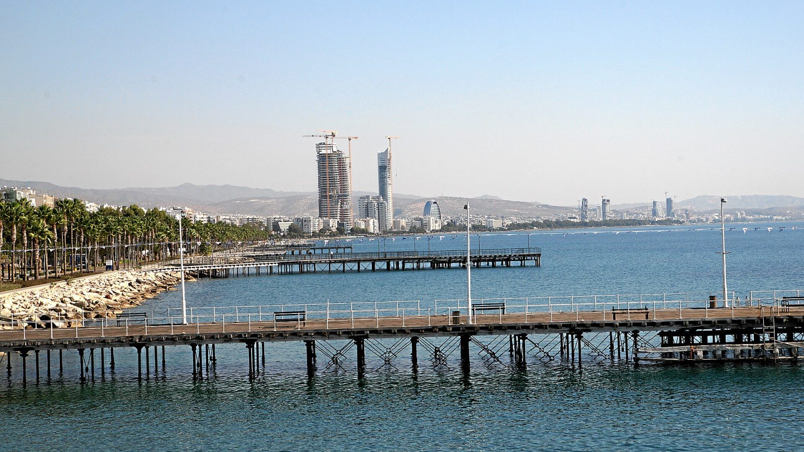 Limassol matkaopas: rantapuistikko, vanhakaupunki ja retket