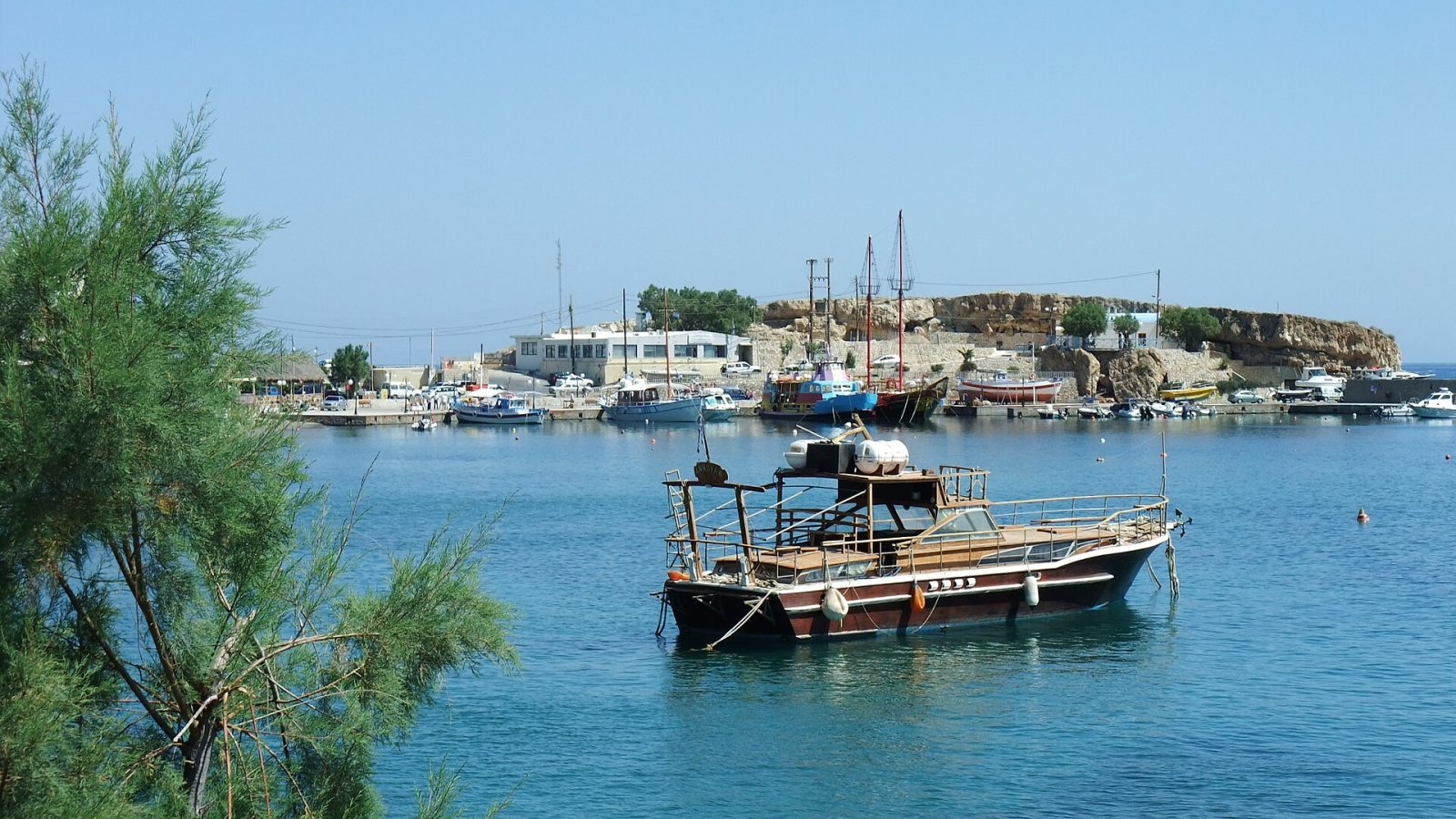 Hersonissos matkaopas: rannat, yöelämä ja retket