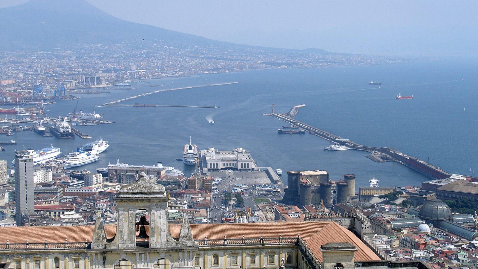 Napoli matkaopas: nähtävyydet, pizza ja retket Pompeijiin