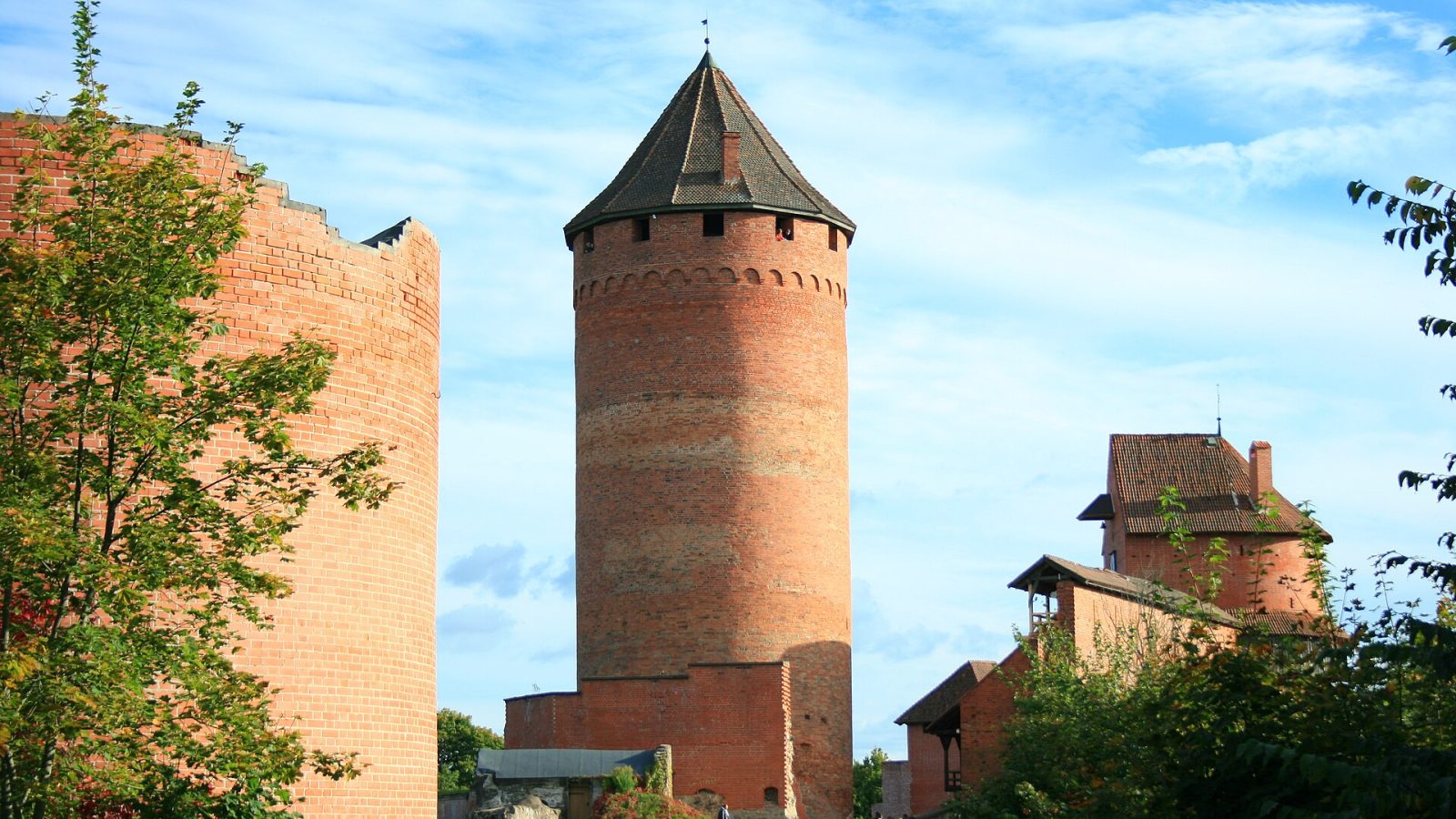 Latvia matkaopas: Riika, Jūrmala, Gauja ja Kurzemen rannikko