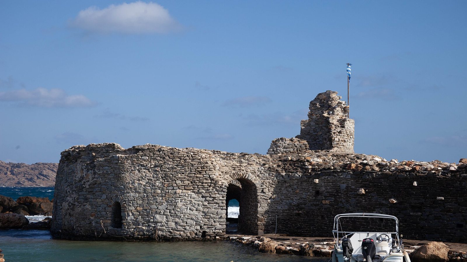 Paros matkaopas: Naoussa, rannat, Antiparos ja lautat