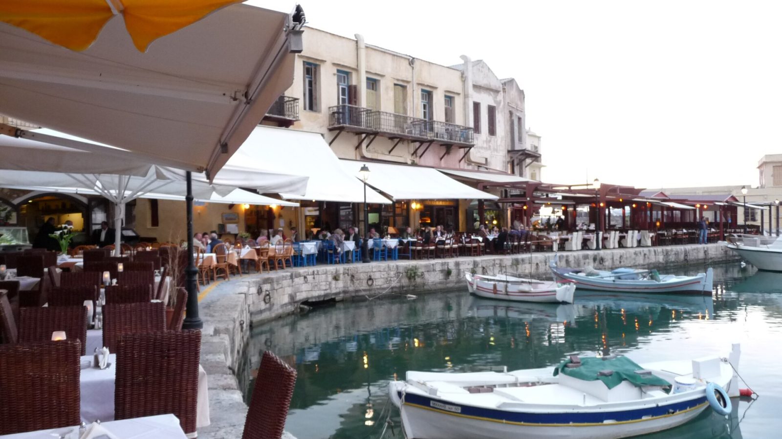 Rethymno matkaopas: vanhakaupunki, ranta ja retket