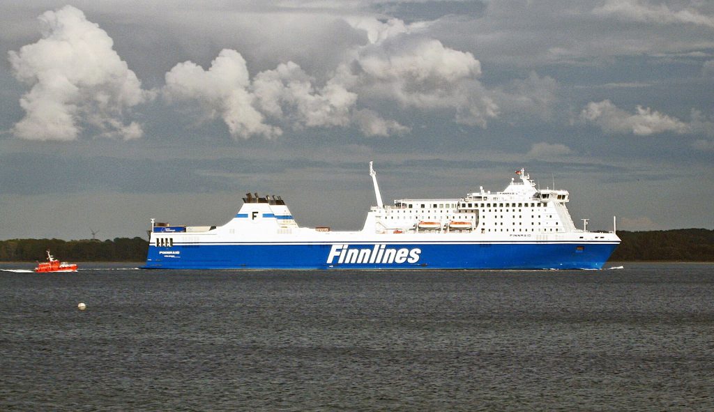 Finnlinesin Finnmaid-alus Travemünden edustalla