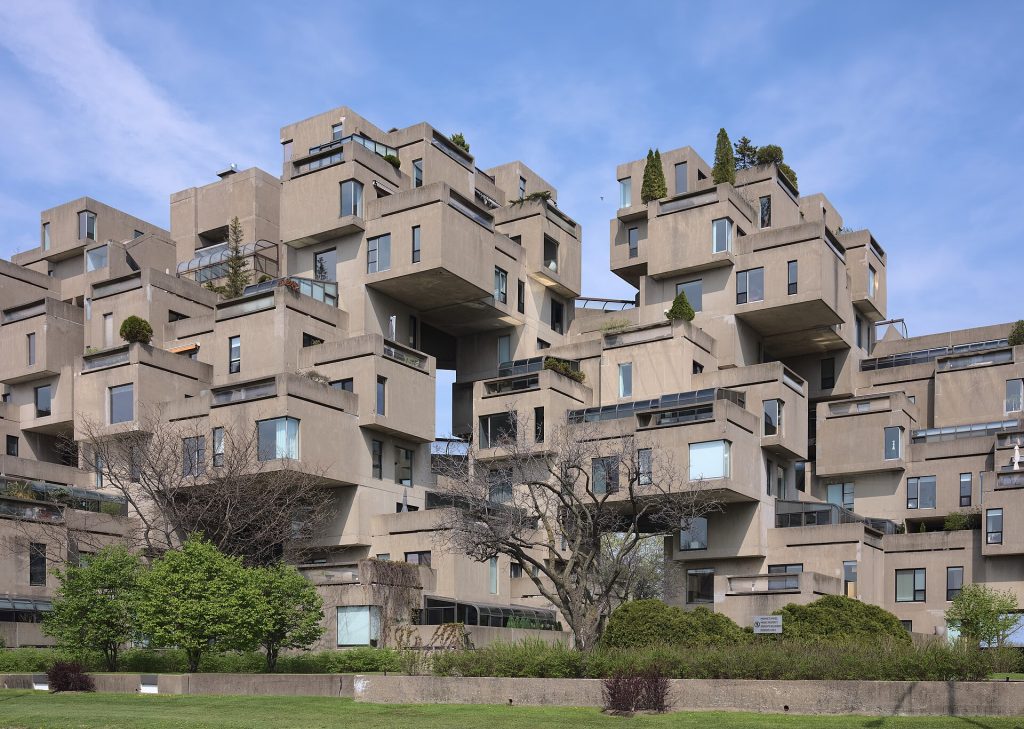 Habitat 67 -asuinkompleksin päällekkäin pinotut betonimoduulit Montrealissa