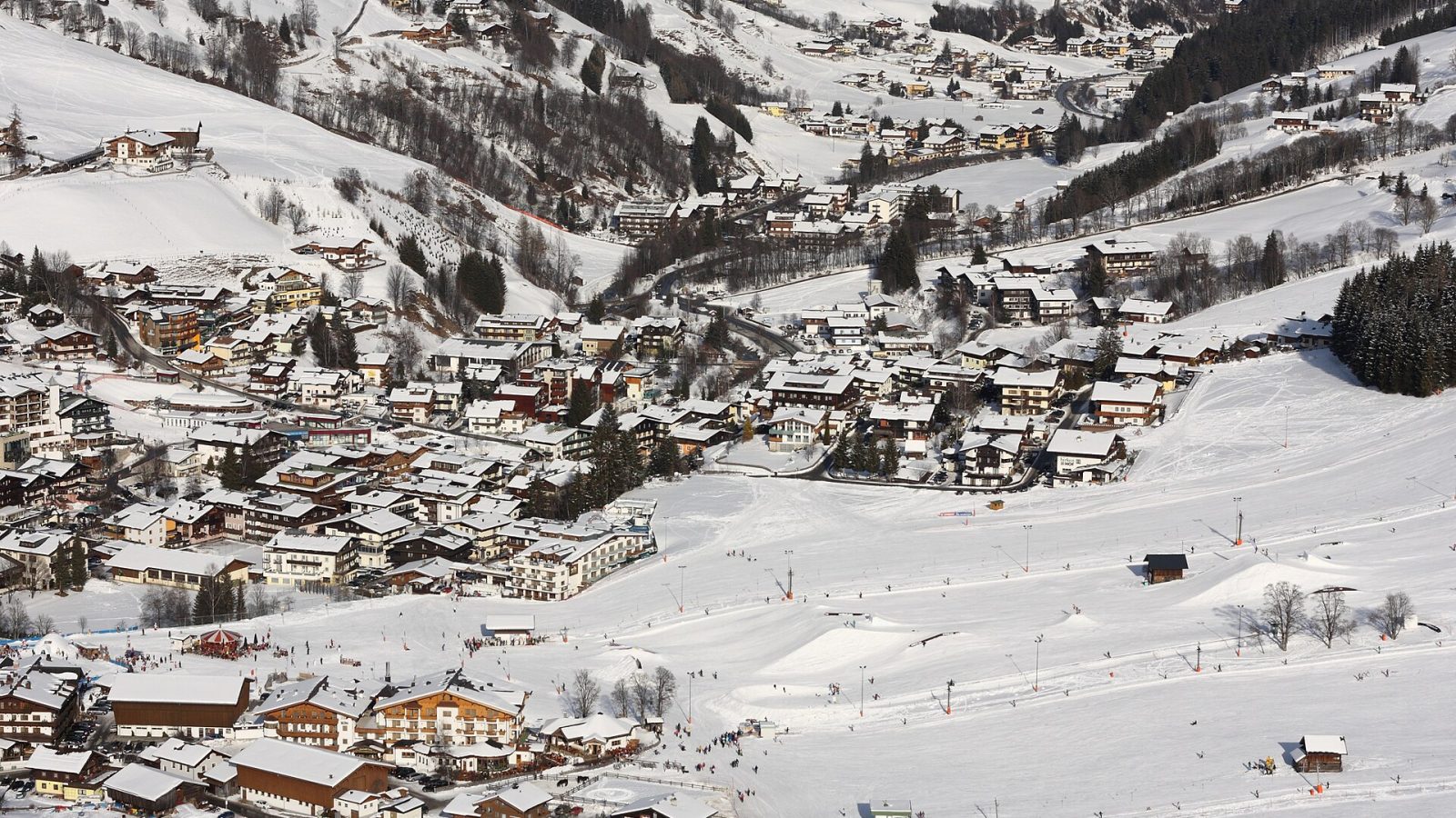 Hiihtolomalle Itävaltaan: Saalbach-Hinterglemm ja Skicircus