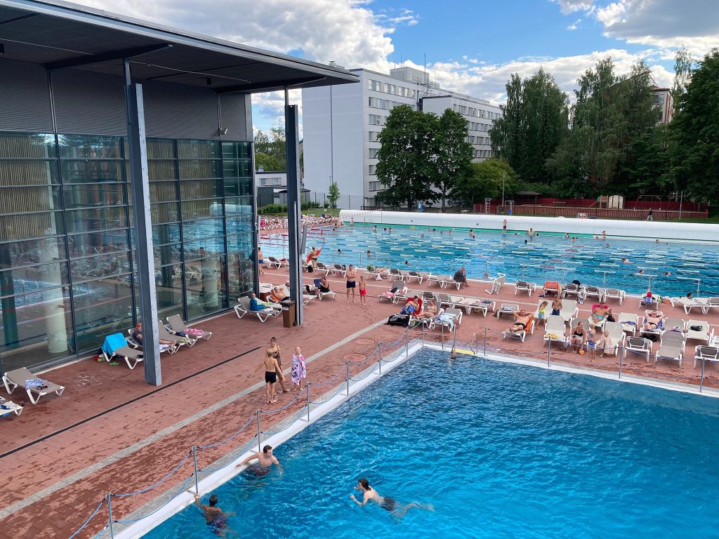 Kalevan maauimalan allas ja hyppytorni Tampereella