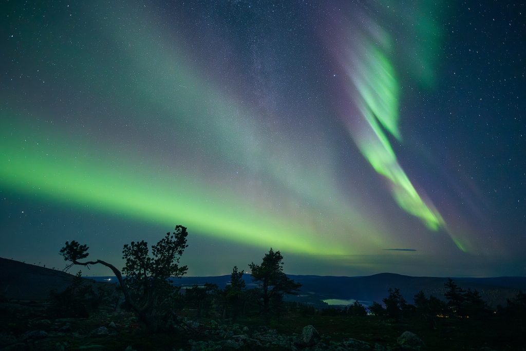 Vihreät revontulet Levitunturin yllä