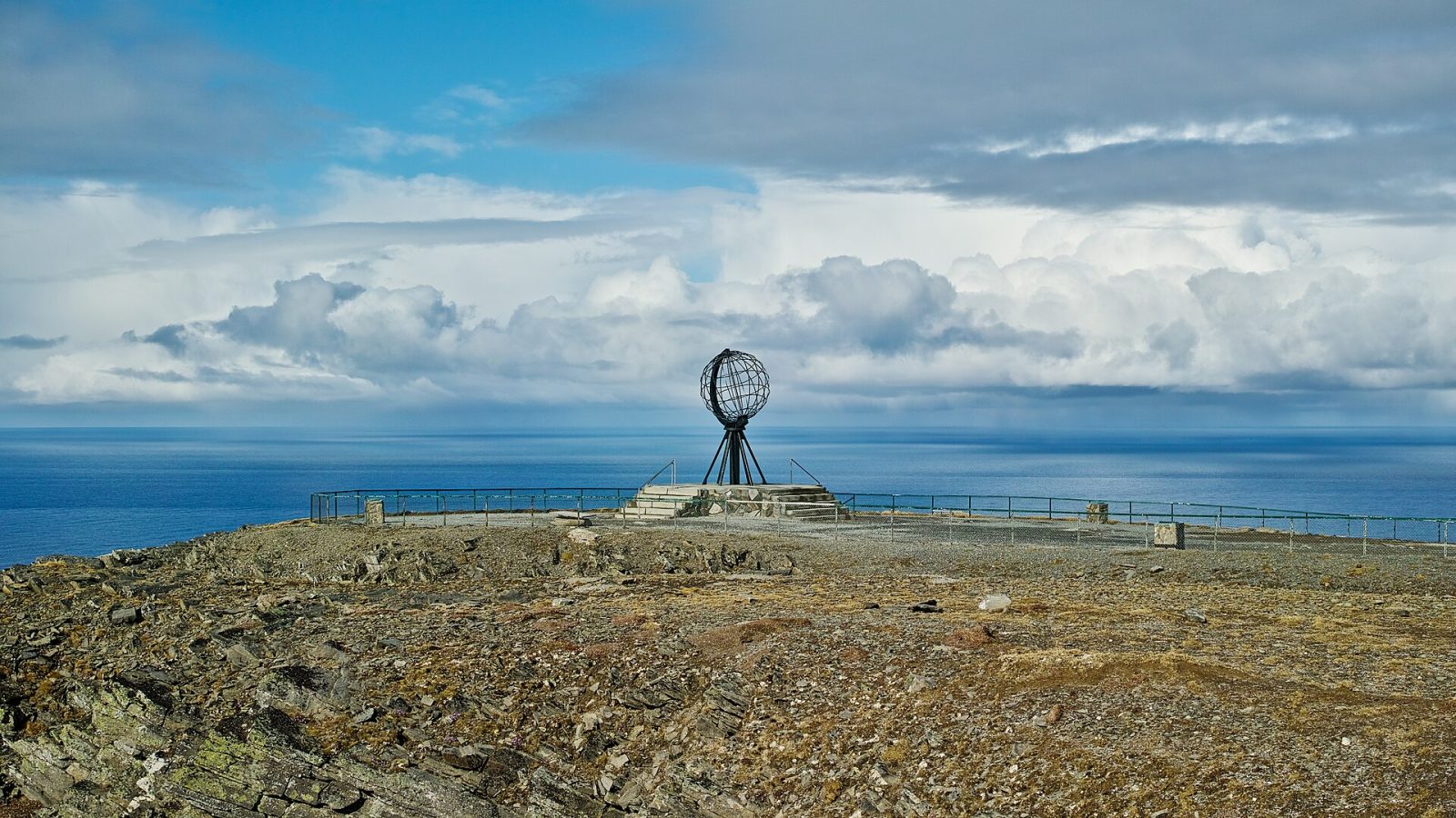 Nordkapp matkaopas: kallio, Knivskjellodden ja ajo Suomesta