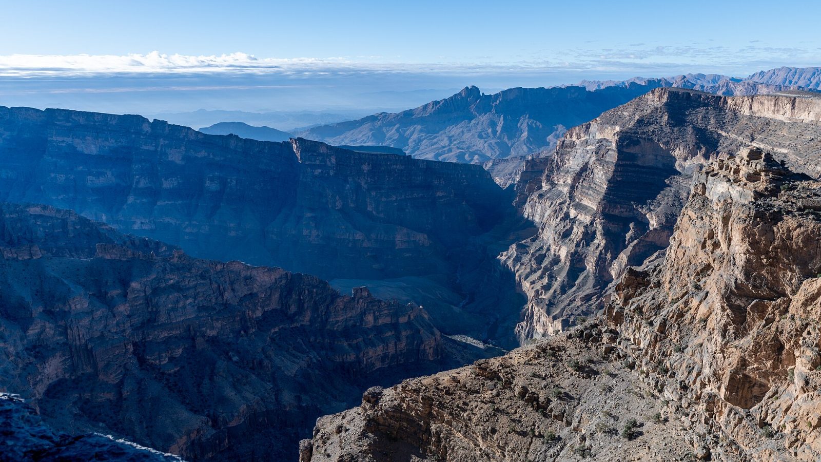 Oman matkaopas: Muscat, vuoret, aavikko ja paras matka-aika