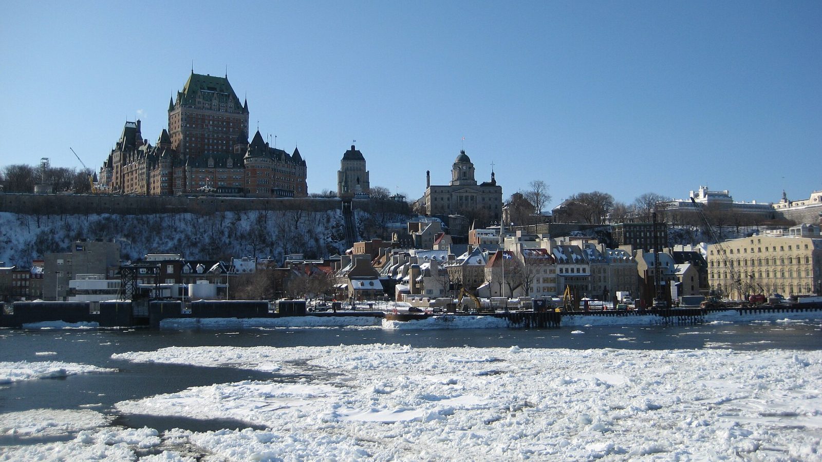 Québec talvella – jäähotelli, kelkkamäki ja talvitunnelma