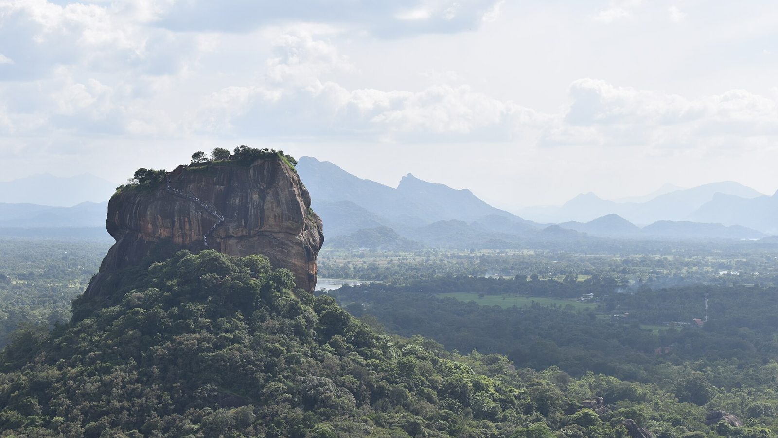 Sri Lanka – rannat, kulttuurikolmio ja paras matka-aika