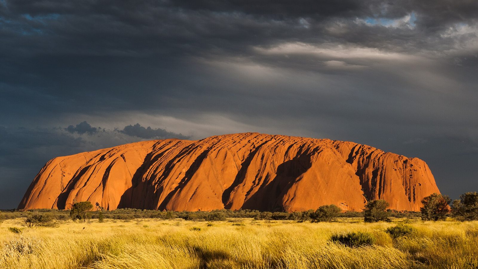 Uluru matkaopas: kiipeilykielto, kävelyreitit ja Kata Tjuta